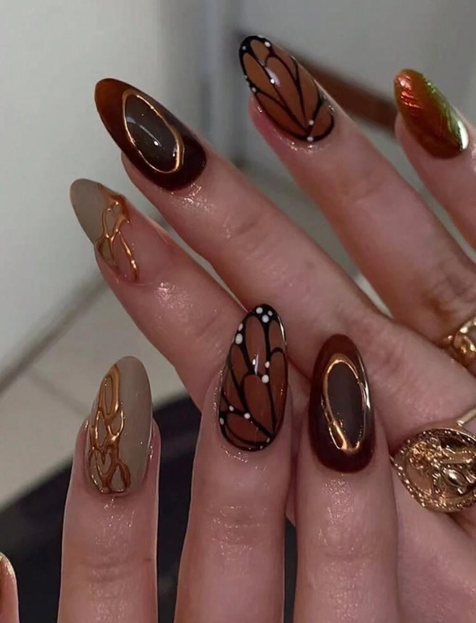 24 Pcs Press-on Fake Nails - Reusable-Chocolate Brown 3D Gold Art